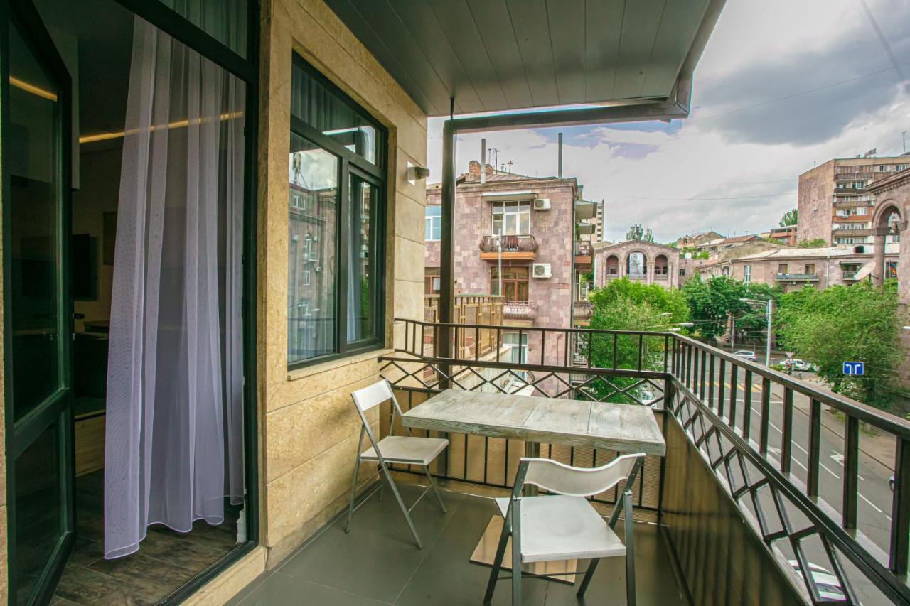 Luxe Apartment In Center Yerevan Luaran gambar