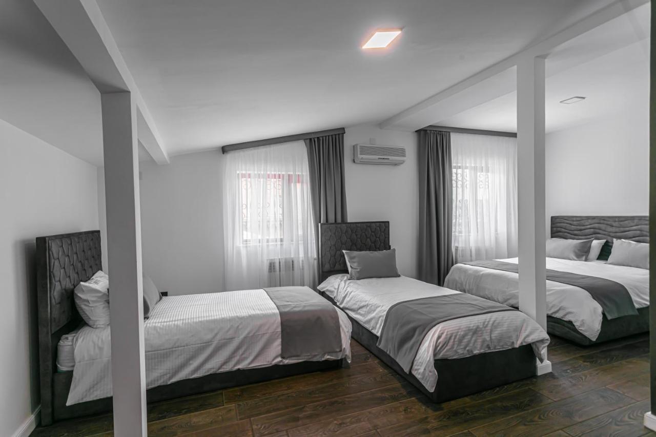 Luxe Apartment In Center Yerevan Luaran gambar